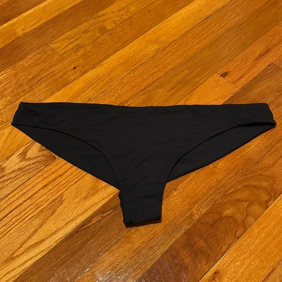 Like New Roxy Beach Classics Cheeky Bikini Bottom - Picture 1 of 8